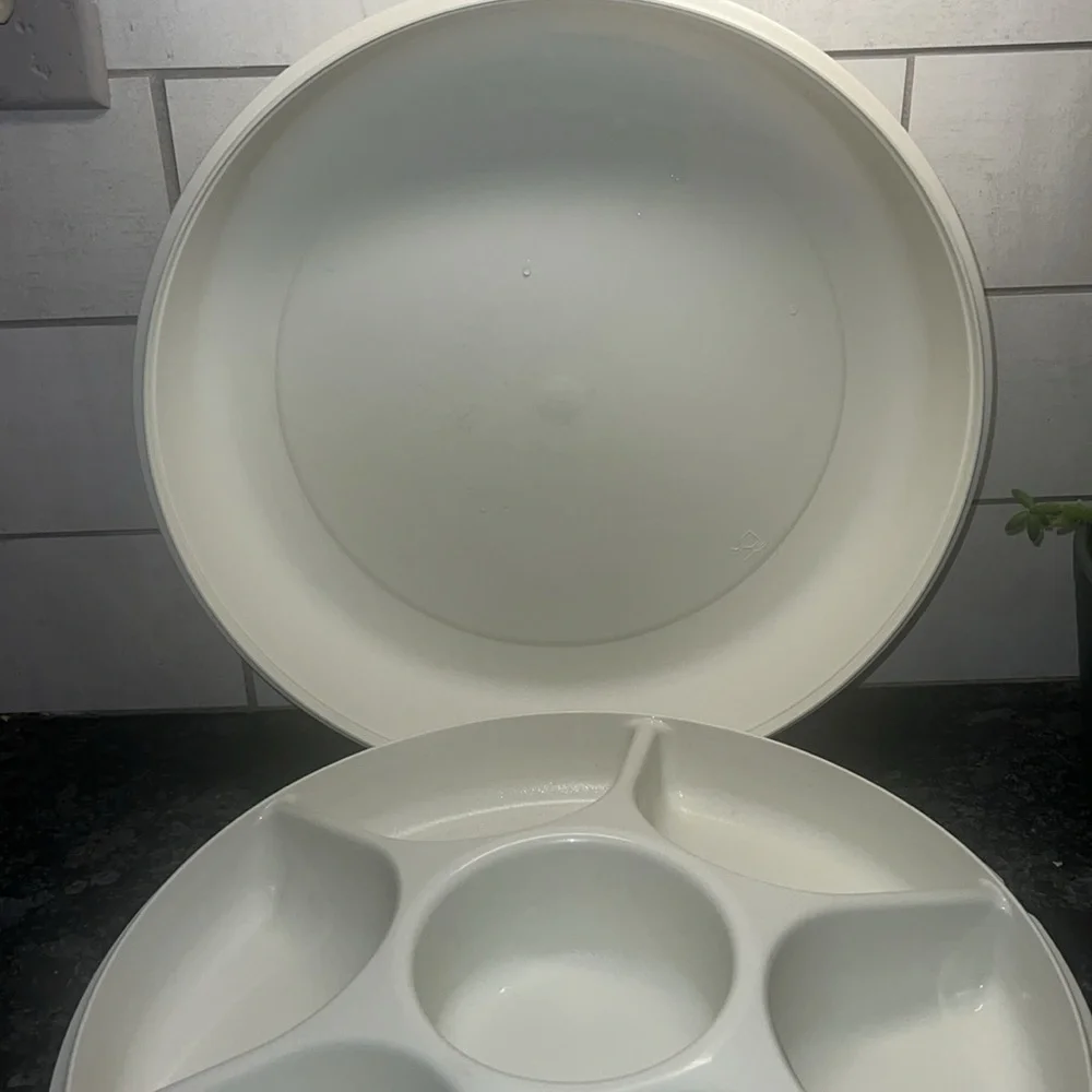 Vintage Chip N Dip serving container by Tupperware. In excellent condition